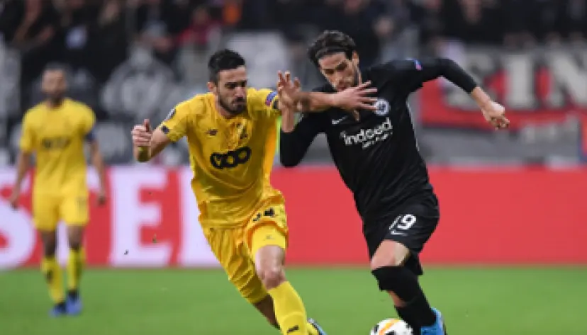 Standard - Eintracht Francfort